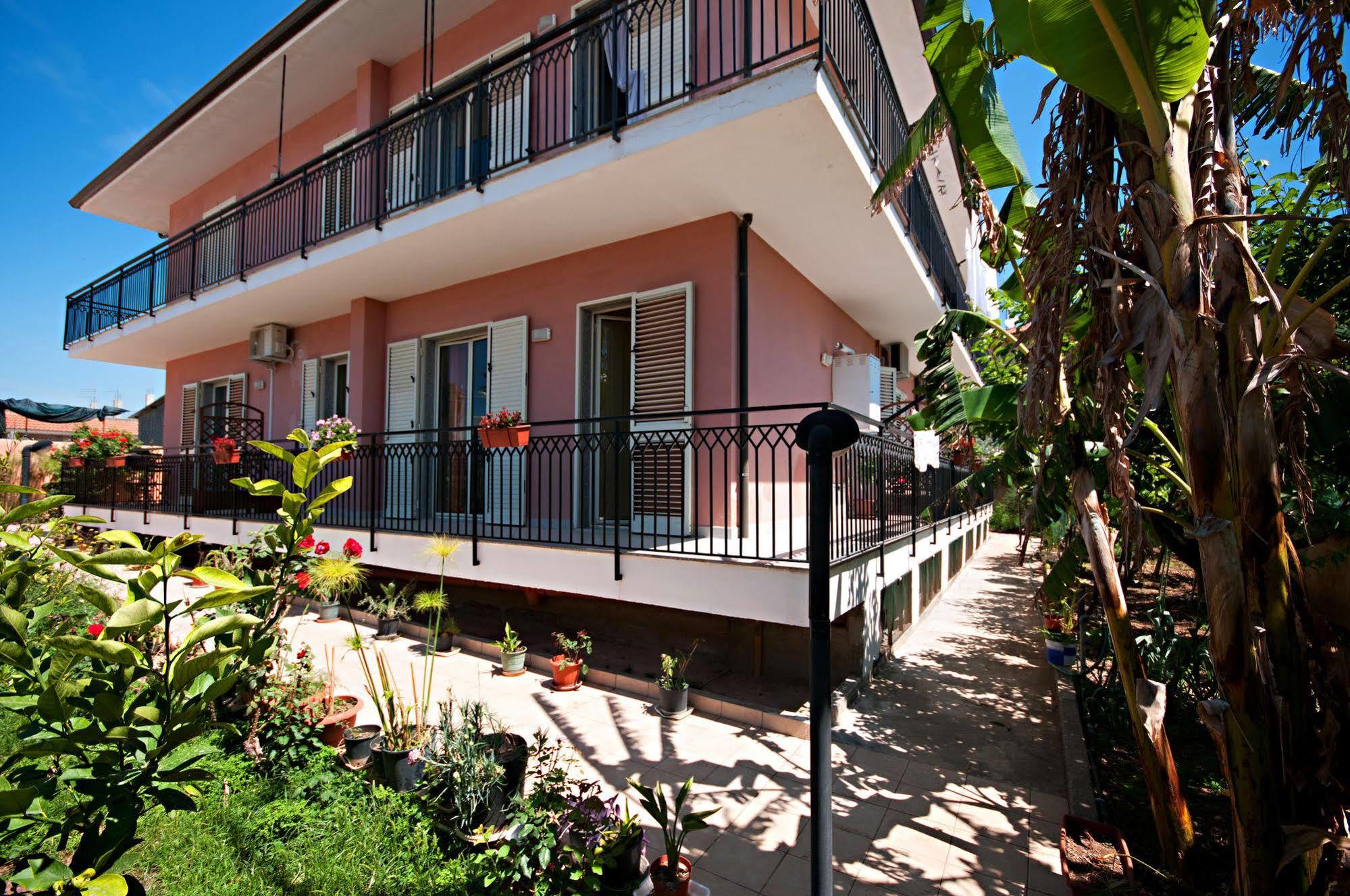 Kosmos Bed and Breakfast Syracuse Buitenkant foto