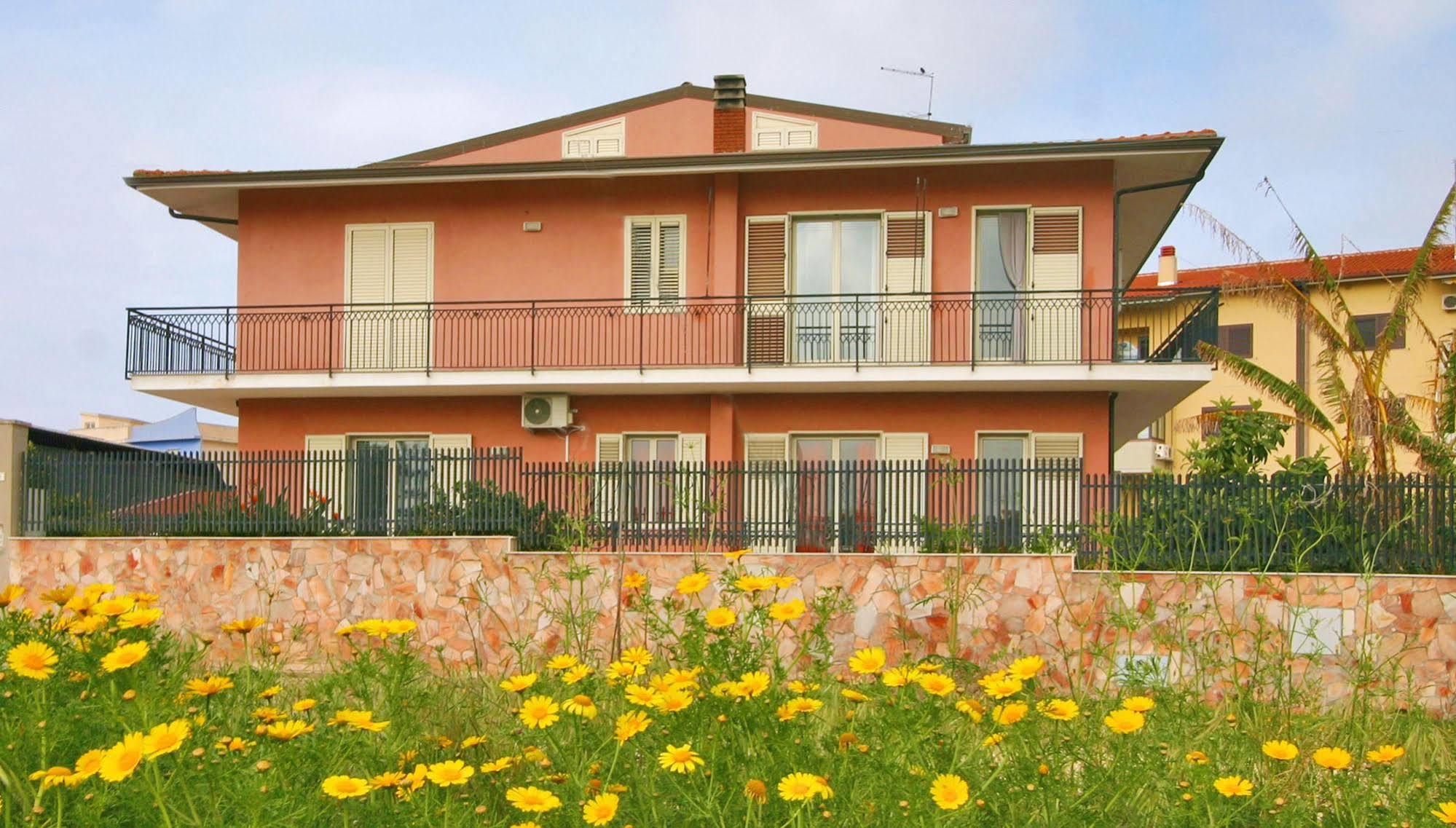 Kosmos Bed and Breakfast Syracuse Buitenkant foto